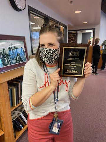 Lincoln Southeast Librarian Sara Friest wins 2021 Nebraska School Librarian of the Year award