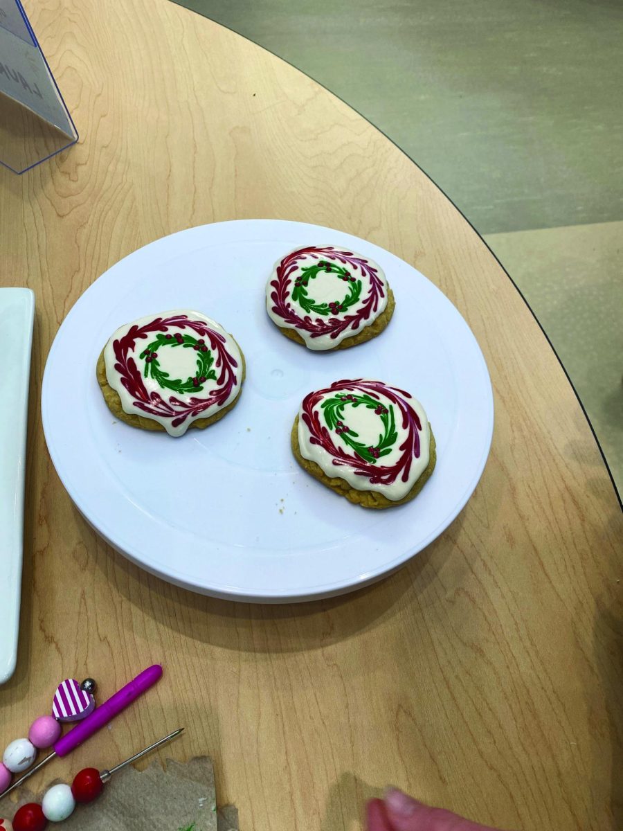 Lauren Maw's 1st place royal icing sugar cookies.
Photo Credit: Ciera Bremer